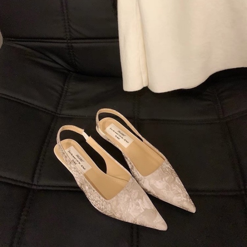 Spring New New Summer Women Kitten Pointed Toe Sandals Fashion Back Buckle Bg Sier Ladies Casual Med Heels Shoes 015e