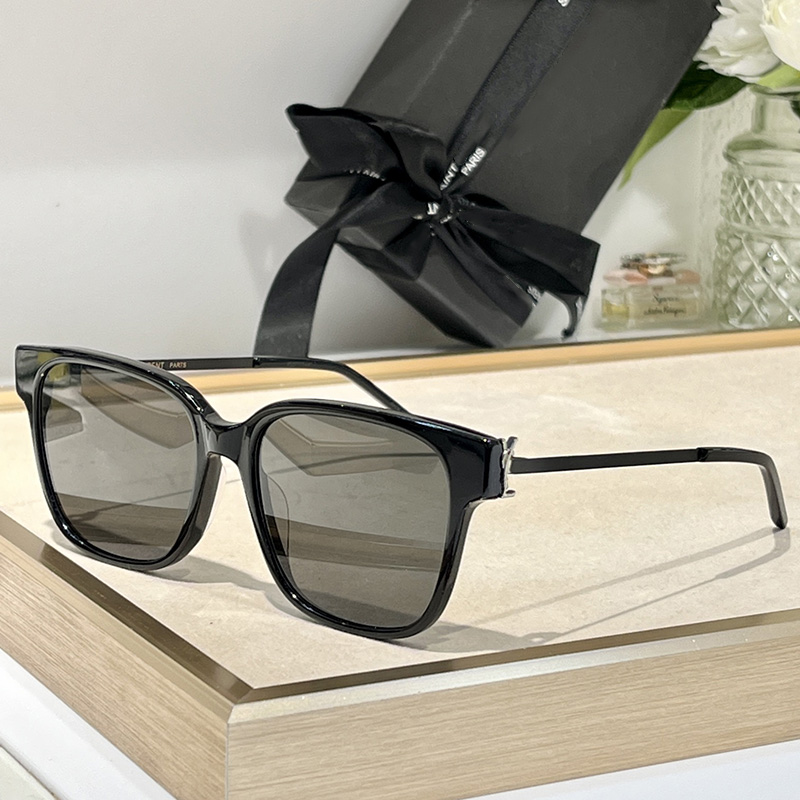 Luxury designer sunglasses Women Classic Oversize frame Fine flat lenses Goggle Beach Sun Glasses Retro Frame with box