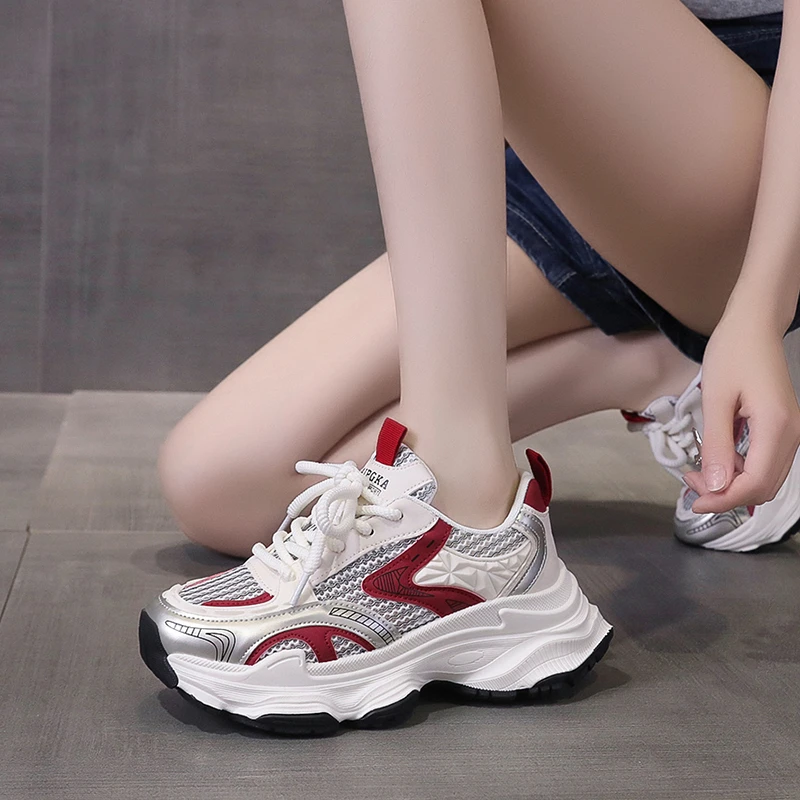 2024 New Autumn Women's Shoes Breathable Mesh Surface Single Shoe Thick Sole Lightweight Running Leisure Sports Shoes