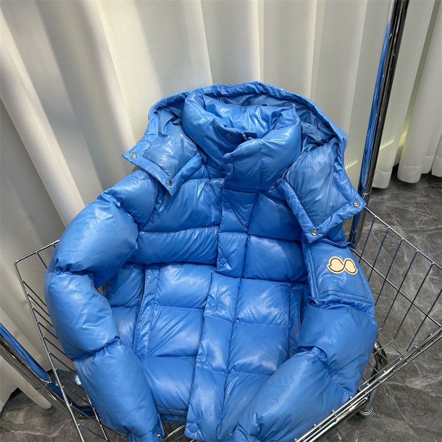 Designer Unisex Coat Woman Down Parks Jackets Puffer Colored Jacket Womens Fluffy Duck Down Coats Budge Sleeve Coat Classic Short Black Hooded Fashion El S25824