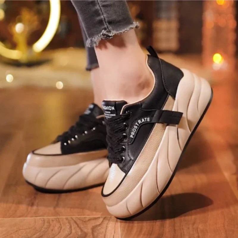 Thick Soled Sports Shoes for Women Fashion Platform Increase Sneakers Female Lace Up Casual British Style Vulcanized Shoes2025