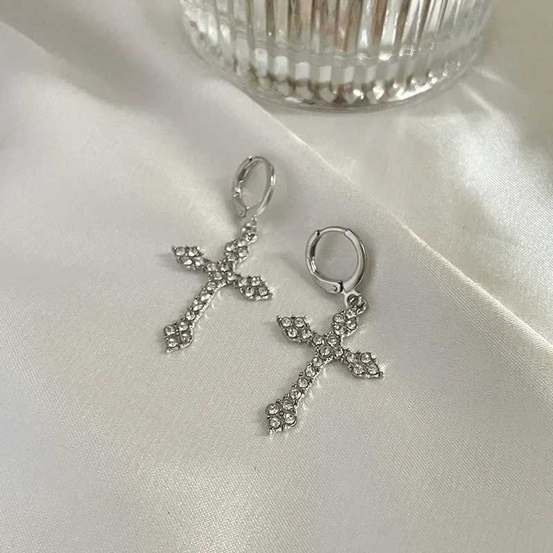 Korean Fashion Zircon Crystal Cross Womens Pendant Earrings Used for Gothic Punk Hip Hop Womens Perforated Pendant Earrings Party Jewelry W2409049