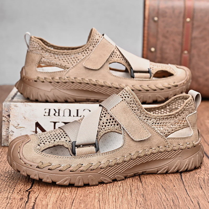 Summer Outdoor Men Sneakers Breathable Slip On Loafers Men Casual Shoes Antiskid Mesh Men Shoes Waterproof Walking