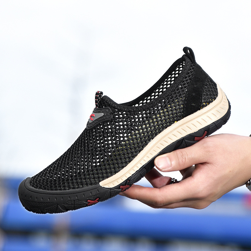 Summer Outdoor Men Sneakers Breathable Slip On Loafers Men Casual Shoes Antiskid Mesh Men Shoes Waterproof Walking Zapatos
