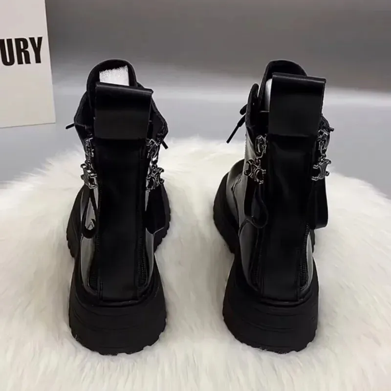 Winter British Style Womens Martin Boots Black Retro Zipper Thick Bottom High Joker High Quality Soft Leather Booties 240611