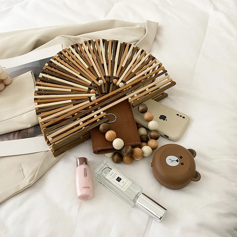 Fashion Summer Handmade Bamboo Handbag Fashion Wooden Bead Handle Womens Hollow Out Beach Bag Hand-woven Beach Travel Bag 240905
