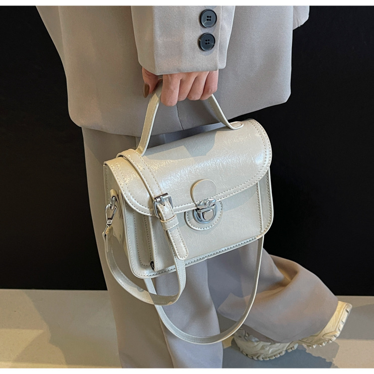 Vintage Leather Shoulder Bag Versatile Women's Tote Handbag | 2024 Collection 7527