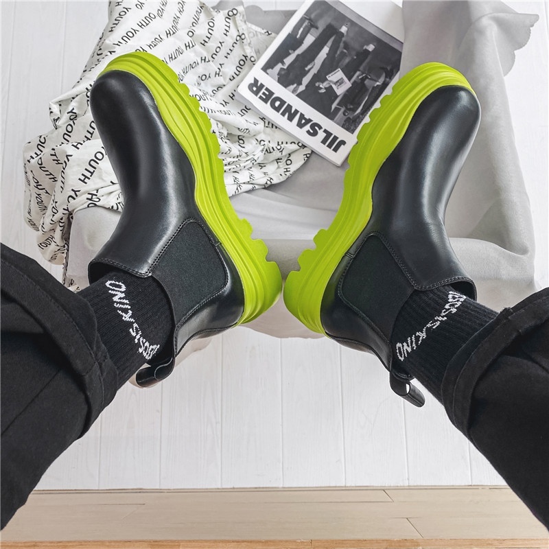 2021 new autumn winter warm and fashionable Chelsea Martin one foot men's boots, British style workwear short boots