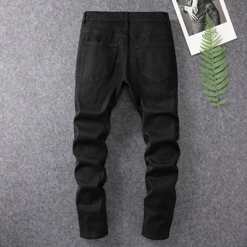 Spring/Summer Selling Mens White Distressed Diamond Jeans Slim and Suitable for American Street Trendy Jeans 240905