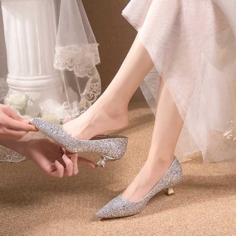 High Quality Med Heel Bling Sparkling Wedding Shoes Womens Slip Gold Sier Thin Boots Pump Womens Pointed Soles Shining Party Shoes Plus Size 42 T24102