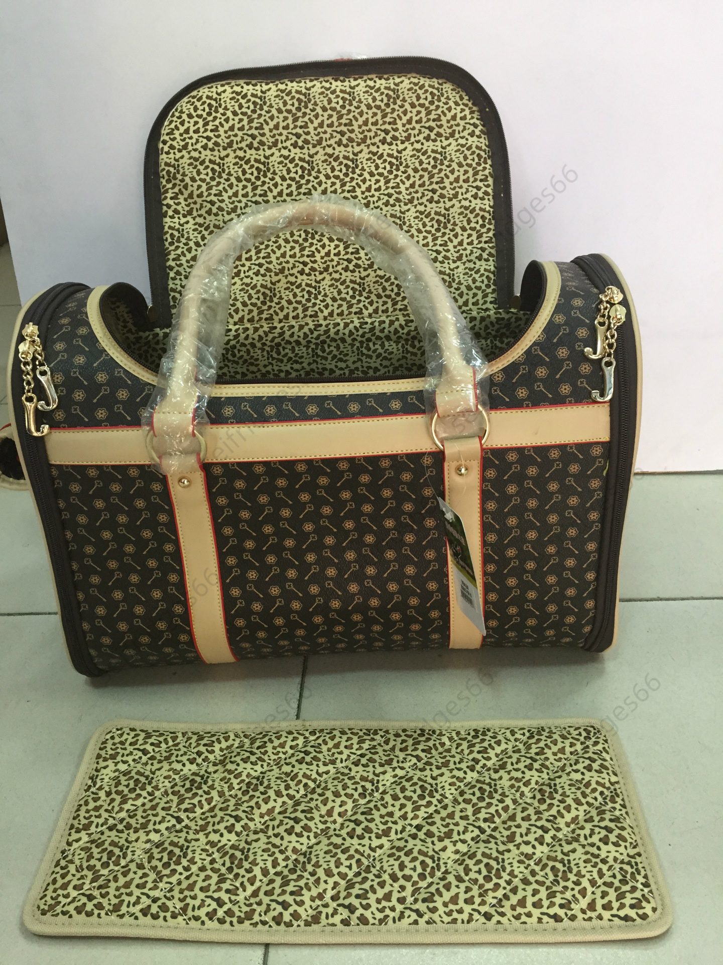 Stylish Multipurpose Pet Tote with Raised Pattern Detailing - Ideal for Car Rides and Everyday Use