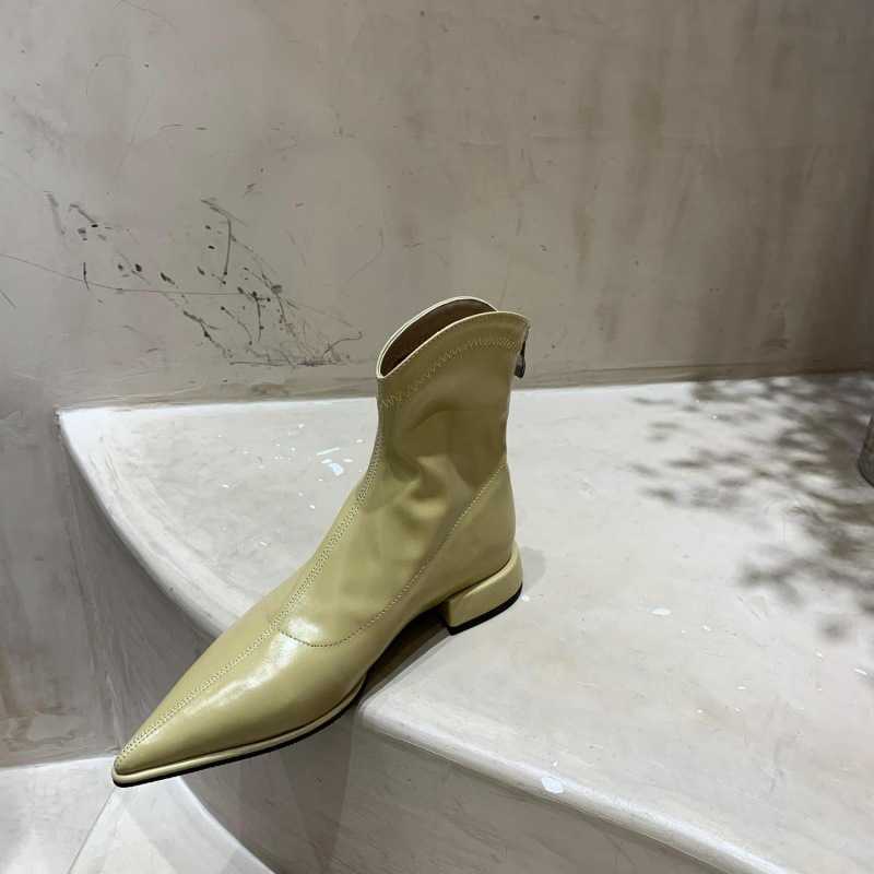 Sharp Pointed Flat Shoes Black Slimming Flat Bottom Short Ankle Boots Womens Spring Autumn Single Martin Boots Leather Boots Low Heeled Slim Boots 240