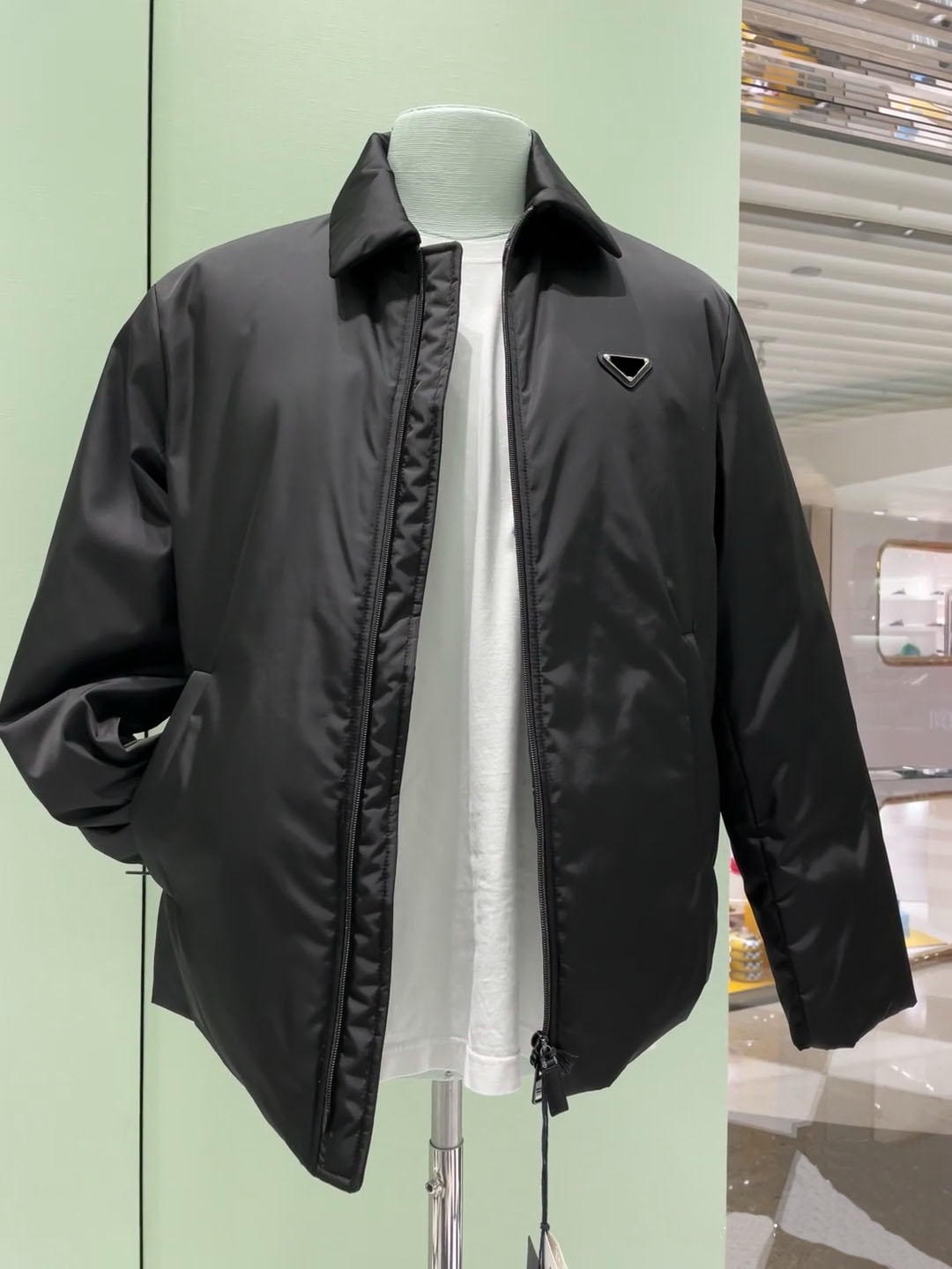 Winter Classic brand mens black down jacket high quality outdoor wind insulation material US size top designer coat