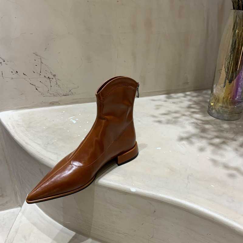 Sharp Pointed Flat Shoes Black Slimming Flat Bottom Short Ankle Boots Womens Spring Autumn Single Martin Boots Leather Boots Low Heeled Slim Boots 240