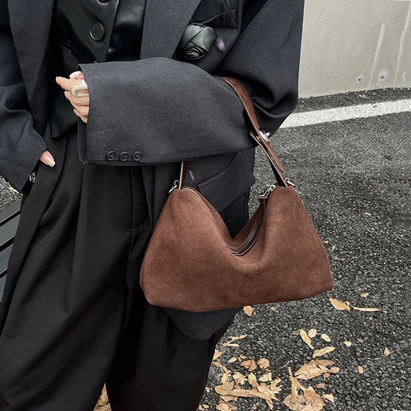 Wholesale womens velvet bread retro frosted cowhide split leather armrest shoulder bag handbag fashion ten font messenger 240903