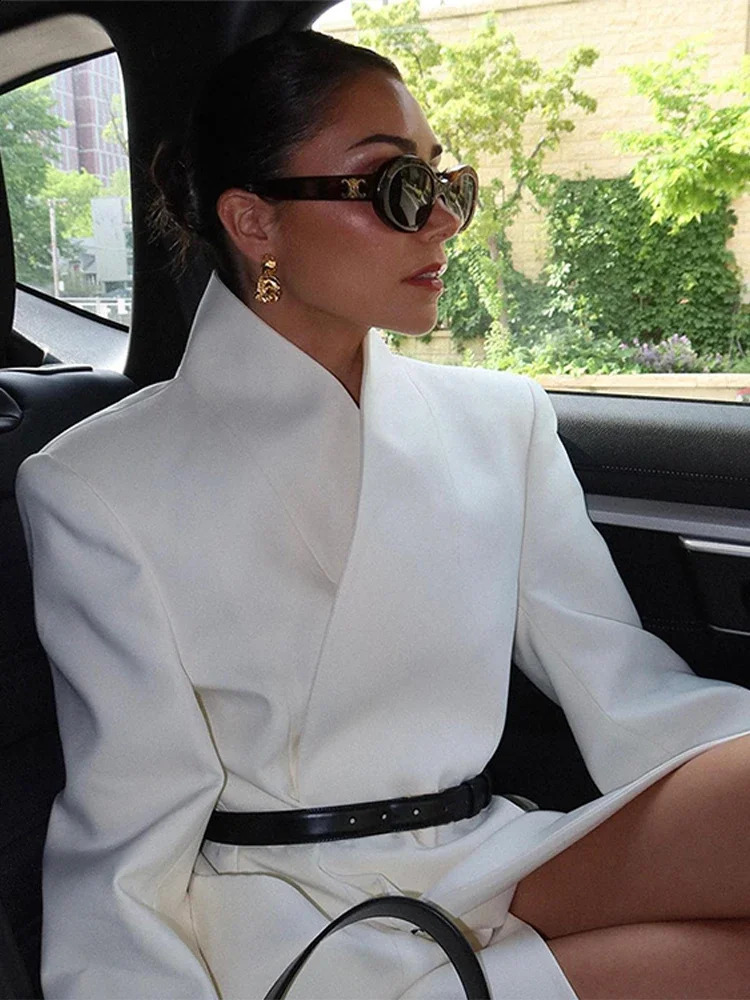 Elegant white standing womens collar jacket fashionable long sleeved pocket autumnwinter office 240902