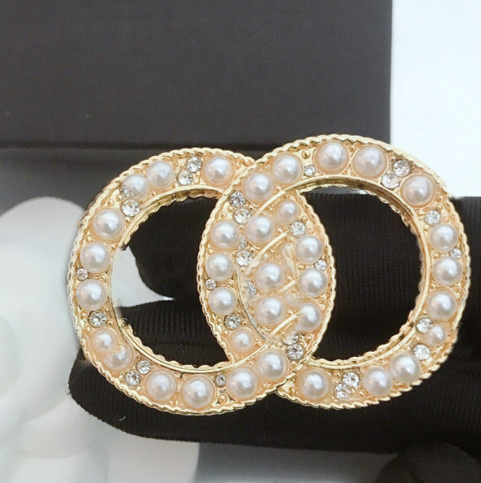 20Style Fashion Designer Brooch Letter Pins Brooches Women Elegant Wedding Party Jewerlry Accessories