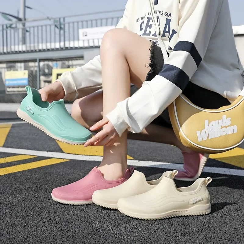 Elegant Women Shallow Mouth Rainshoes Fashion Short Tube Anti Slip Waterproof Kitchen Work Durable Casual Shoes Trend 34c3