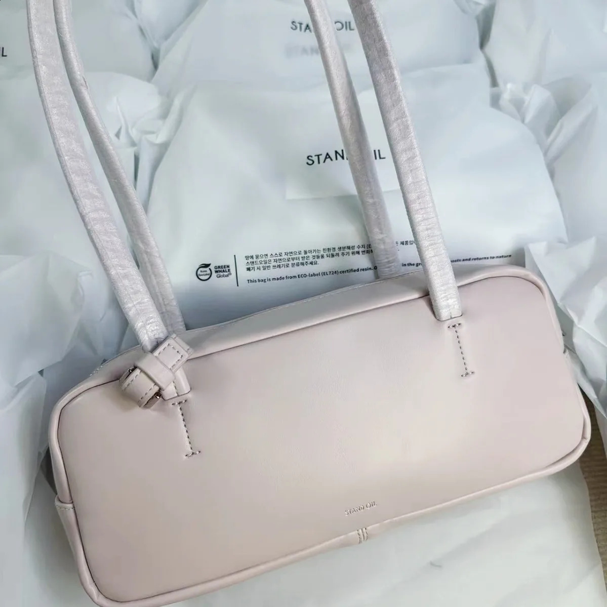 Celebrity style microfiber Boston bag shoulder and armpit headphone 240903