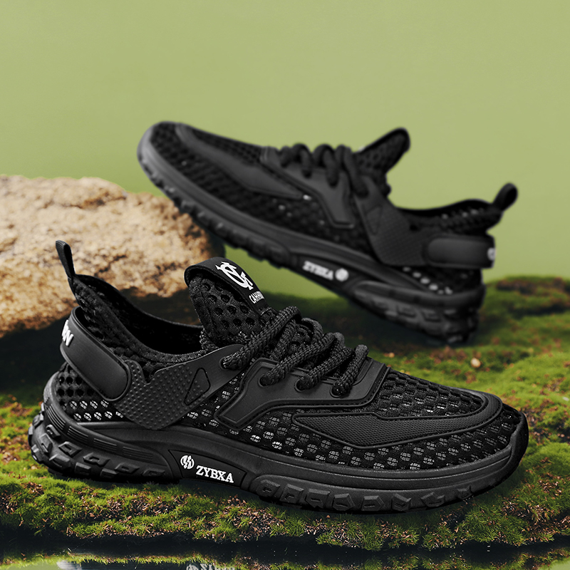 2024 Summer Outdoor Men Sneakers Breathable Slip On Loafers Men Casual Shoes Antiskid Mesh Men Shoes Waterproof Walking Zapatos
