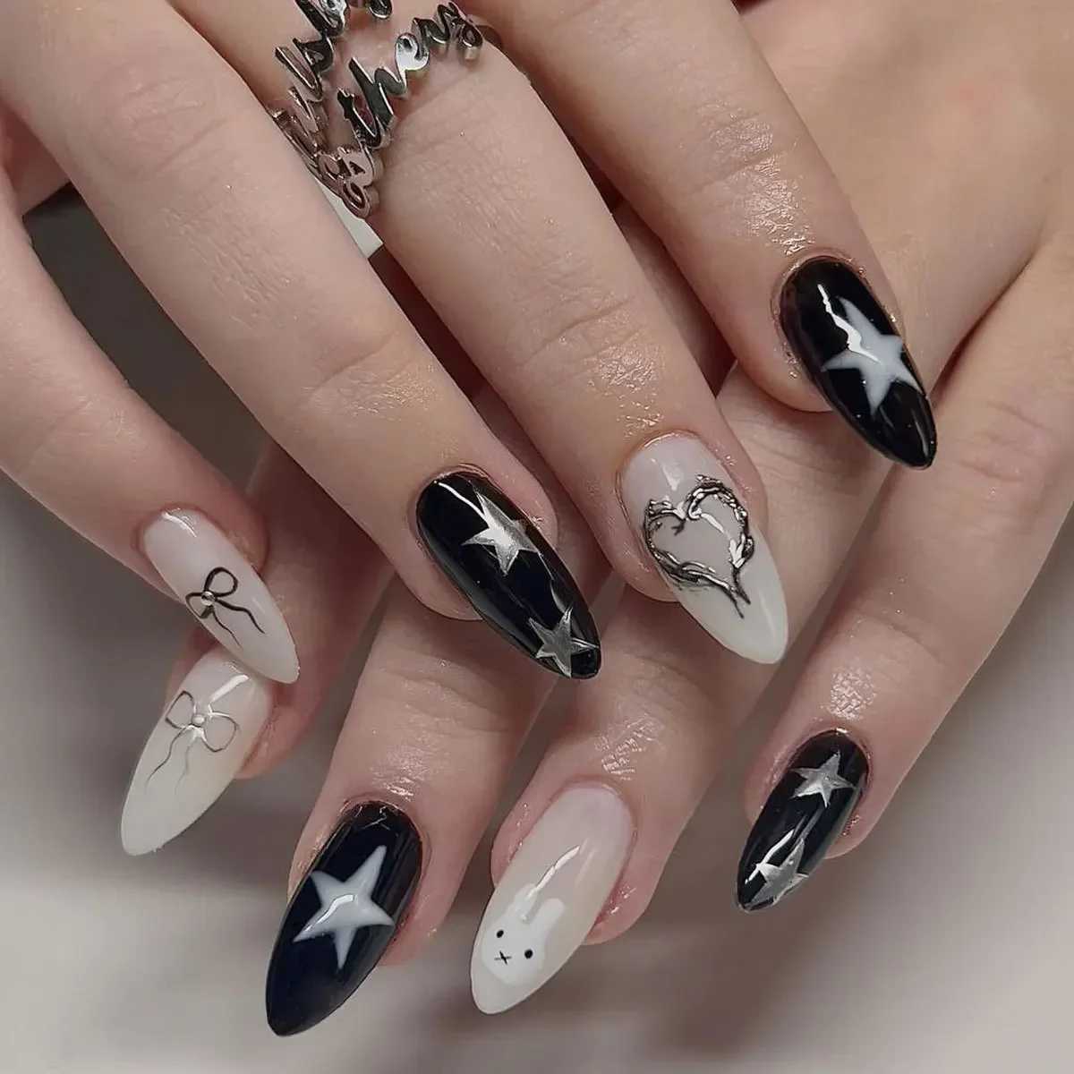 24pcs Almond Imprinted Nail Y2K Star Diamond Design Cool Girl Nude Color Fake Nail Female Fukk Cover Fake Nail Tip W240905