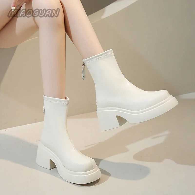 Thick soled womens boots Spring and Autumn fashion black and white womens shoes Thick high heels Round headed short vegetative state CL240906