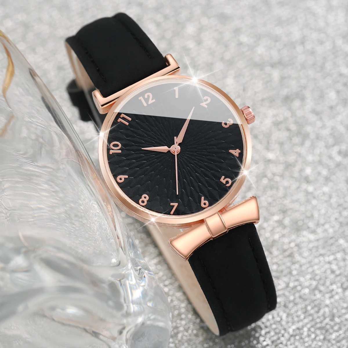 4-piece/set fashionable womens leather strap quartz watch heart-shaped bracelet white black set W240902