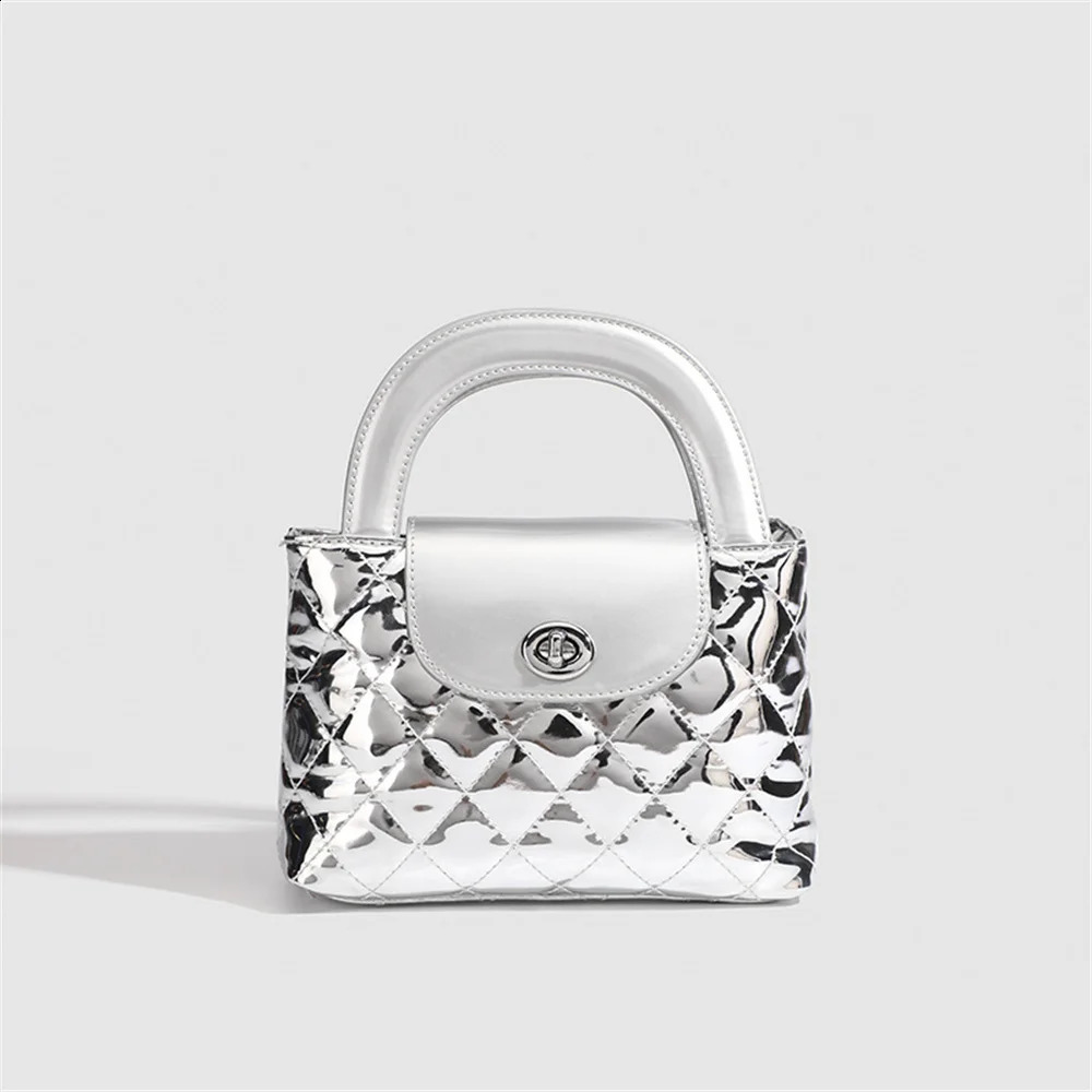 2024 Fashion Niche Diamond Plaid Patent Leather Chain Bag Full Hand Bill Shoulder Cross Bag 240904