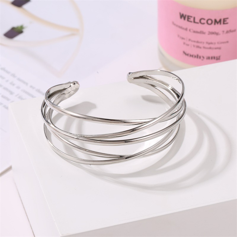 Minimalist European Style Alloy Cross Bracelet - Elegant Handwear