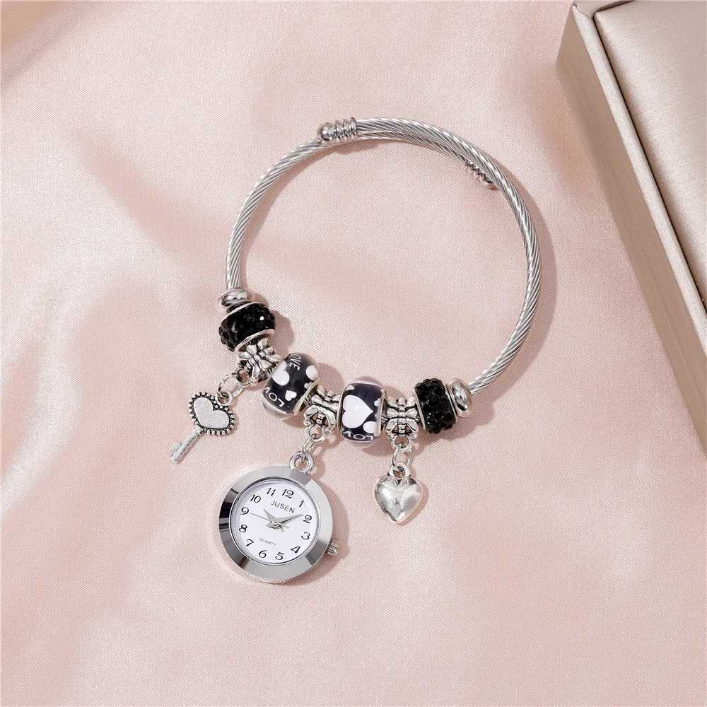 Fashion Love Pendant Womens Bracelet Watch W240902
