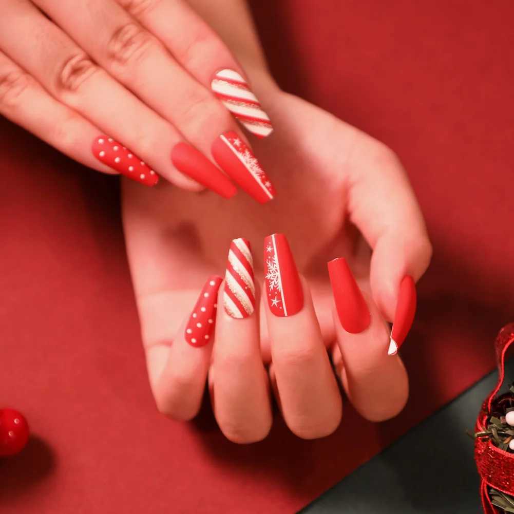 24 Christmas Elk White Snowflake Red Detachable Wearable Fake Nails Pressing Nail Art Flash Reusable Fake Nails W240905