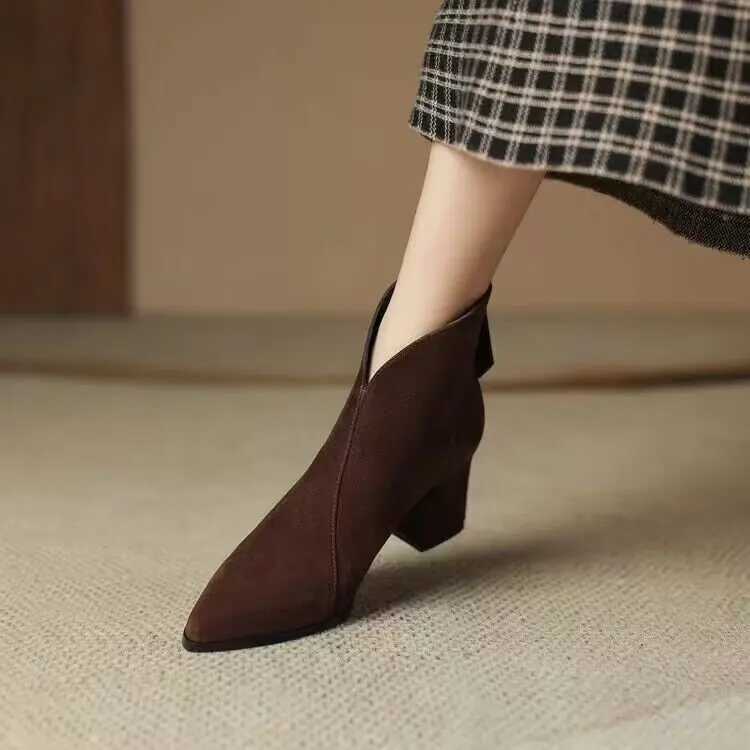 Womens Ankle Boots Solid Color Pointed Heel Thick Heel Comfortable Zipper Platform Wedge Retro Short Boots Cowboy Shoes Womens CL240906