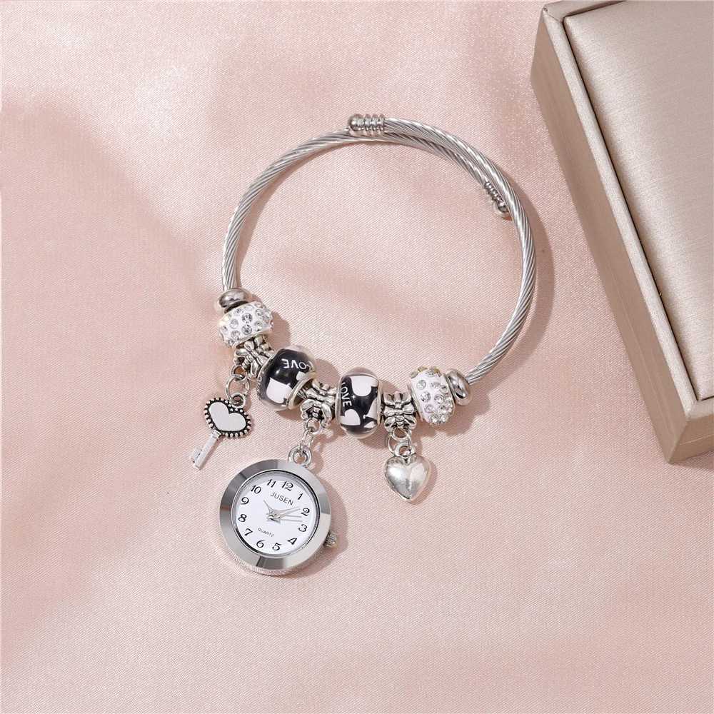 Fashion Love Pendant Womens Bracelet Watch W240902