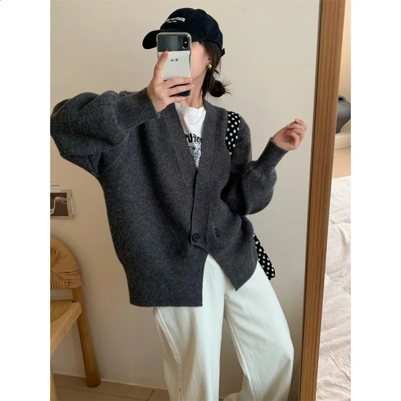 OMCHION Knitted Clothing 2024 Fashion Cardigan Women V Neck Solid Color Oversized Sweater Chic Soft Knitwear 240905