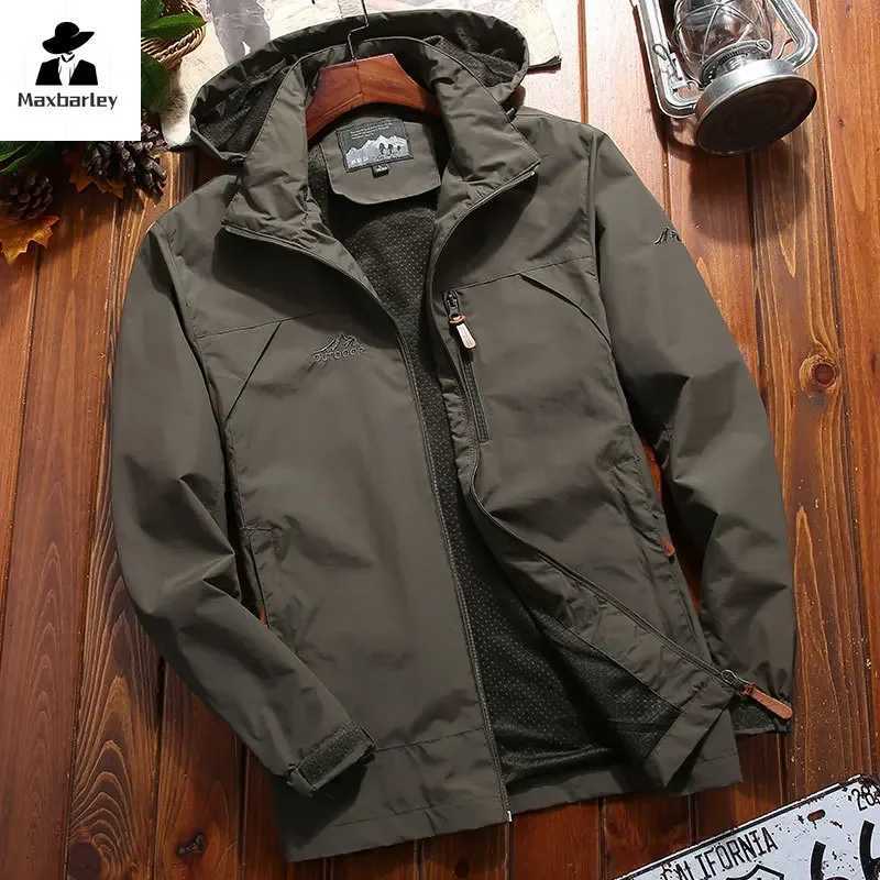 Autumn Waterproof Windbreaker Mens Casual Detachable Cap Flying Cargo Jacket Outdoor Camping Rainproof Coat Mens Work Clothes Y240906