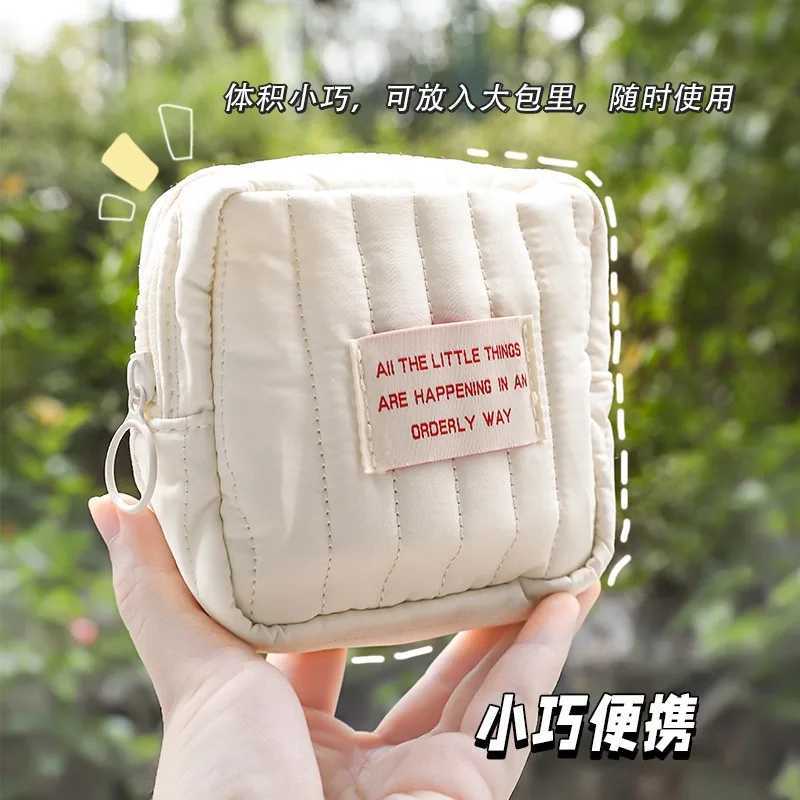 Mini Cute Square Makeup Bag for Women Portable Earphones Lipstick Sanitary Napkins Storage Bag Mini Makeup Zipper Bag W240905