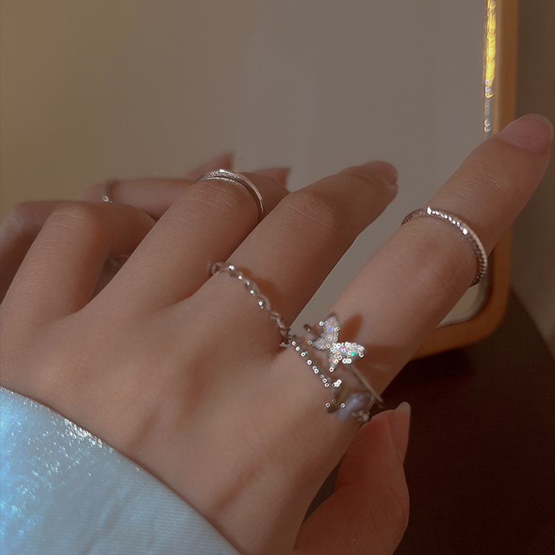 Minimalistic Geometric Butterfly Finger Rings - 4-Piece Adjustable Set for Trendy Fashion Lovers