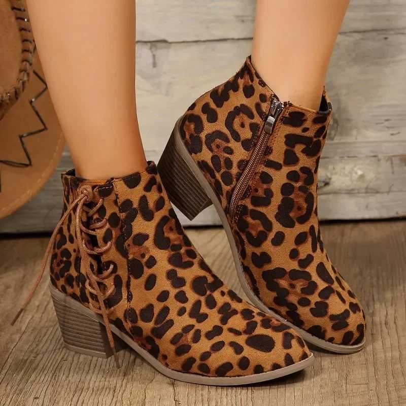 2024 Womens Brand Shoe Side Zipper Womens Boots Fashion Leopard Pattern Modern Boots Womens Sexy Point Toe Solid Bare Boots CL240906