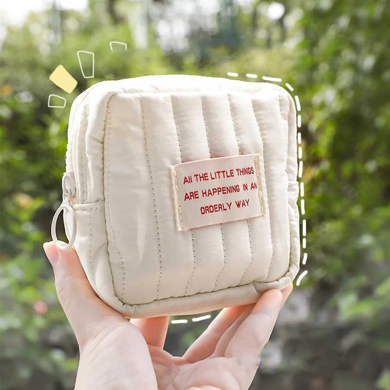 Mini Cute Square Makeup Bag for Women Portable Earphones Lipstick Sanitary Napkins Storage Bag Mini Makeup Zipper Bag W240905