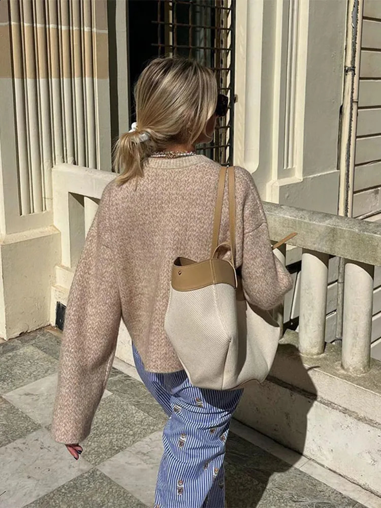 Fashion khaki womens short knitted cardigan elegant Oneck long sleeved single chest pocket sweater Communicating 240905