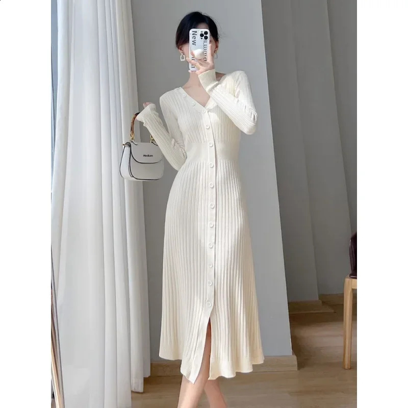 Elegant French long knitted sweater single chest inner layer weight loss knitted dress suitable for autumn/winter women 240906