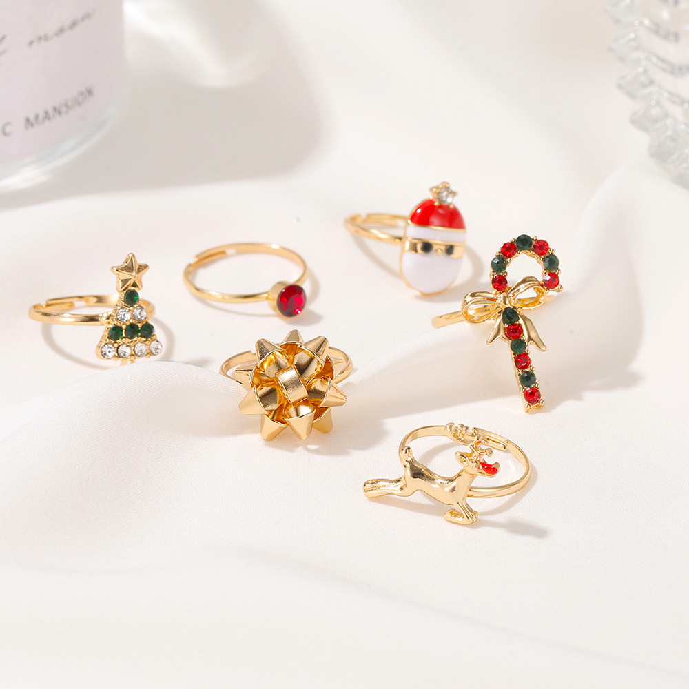 Christmas Moose Tree Charms - Charming Adjustable Finger Rings for Holidays, Includes Oil Drips Feature (6 Piece Set)