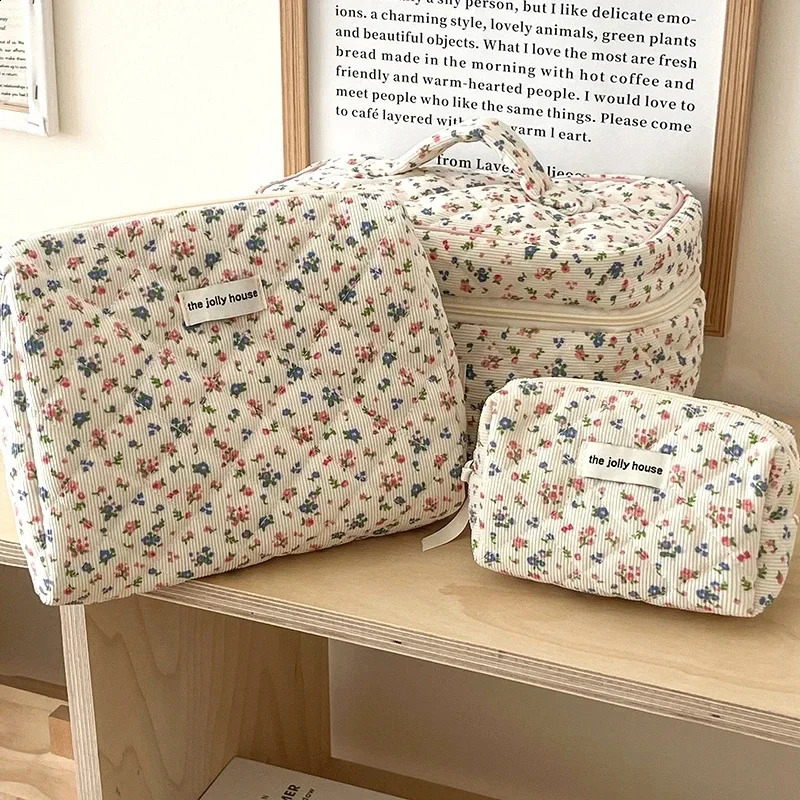 Butterfly octagonal storage bag rainproof cartoon cute flower washing portable crown country 240906