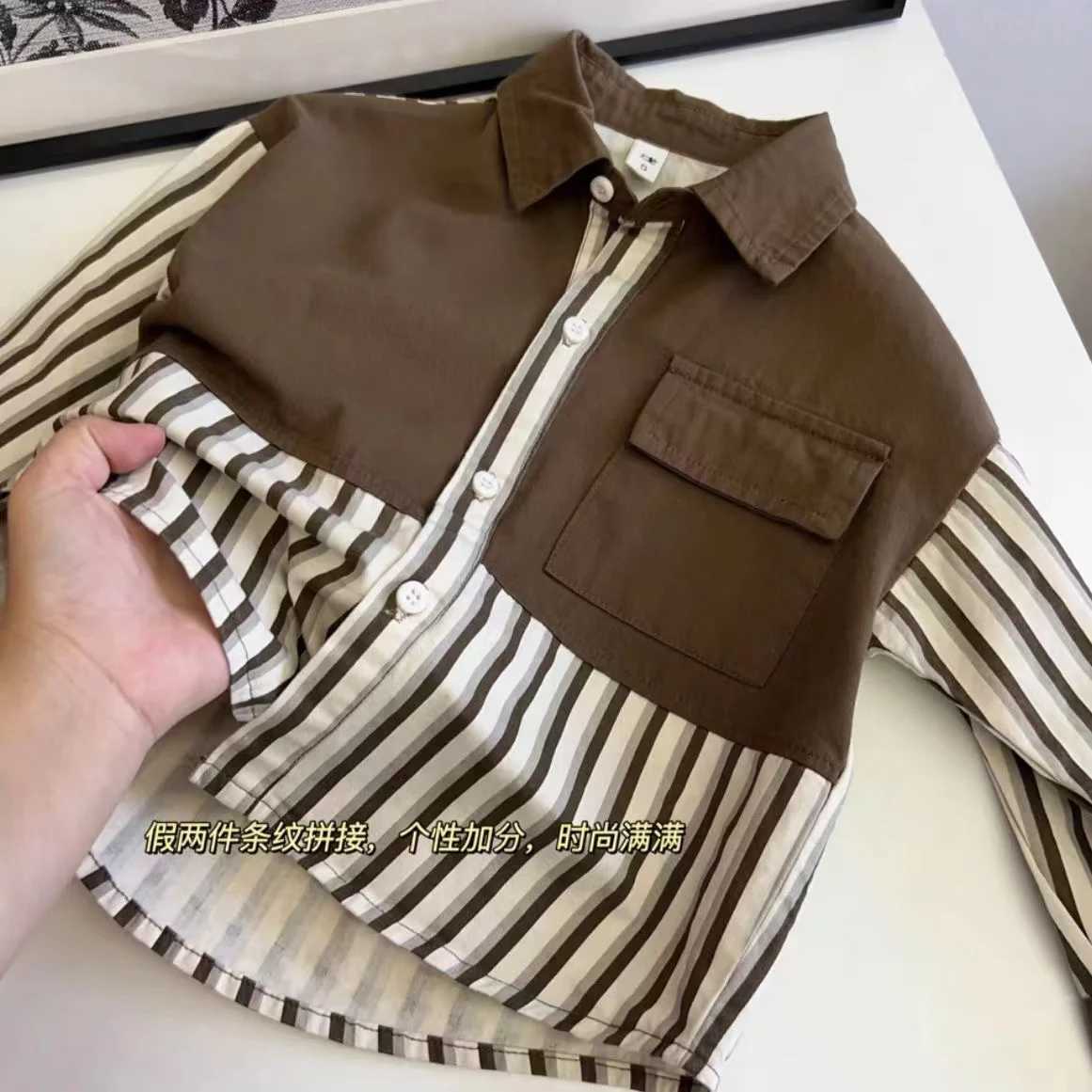 Childrens Spring and Autumn New Shirt Boys Korean Edition Loose Casual Clothing Stripe Spliced Top Autumn Handsome Shirt Y240906