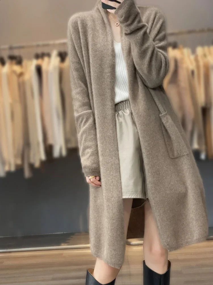 100% Merino wool autumn womens cardigan long sleeved sweater solid color loose warm knit fashionable jacket E1599 240905