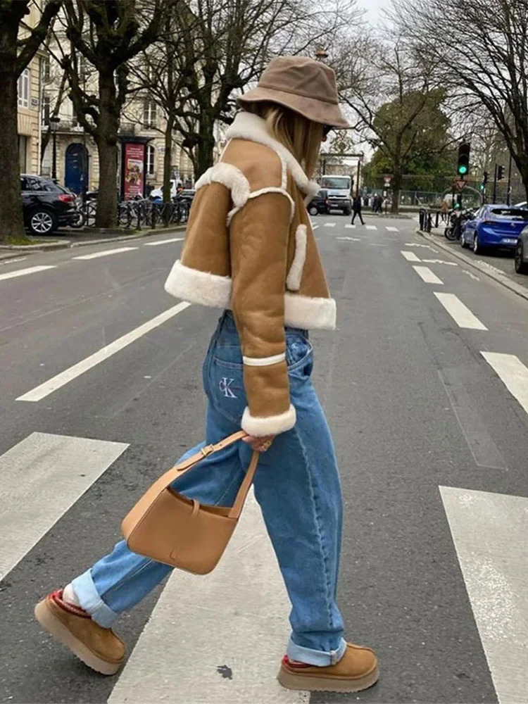 Womens autumn and winter plush patchwork leather jacket elegant lapel long sleeved cut fashionable womens streetwear 240905