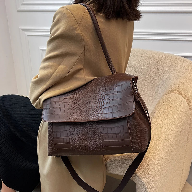 Fashionable womens leather briefcase large capacity lightweight textured office bag fashionable executive 240906