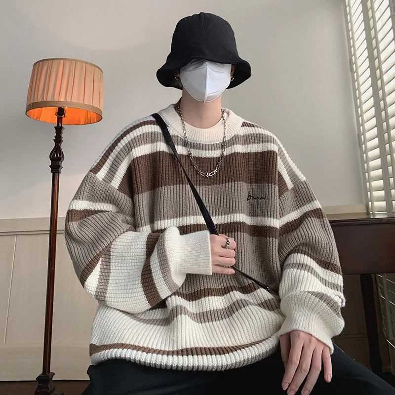 Striped Color Blocking Sweater Mens Winter 2022 New Loose Fit Jogging Knitted Top Thickened Trendy Brand Line Clothes Jacket Y240906