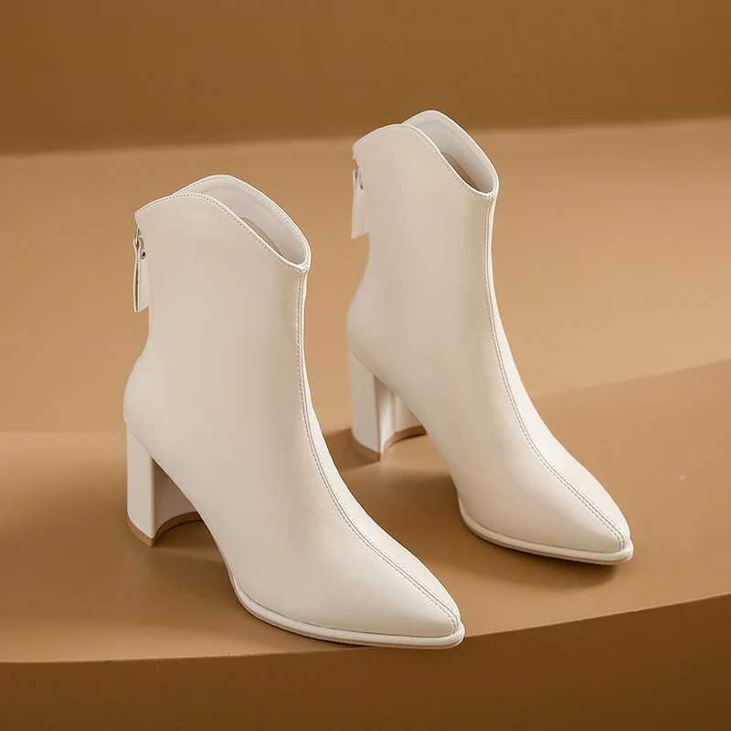 2023 Winter New Fashion Pointed Leather Top with Rear Zipper Large Comfortable Bare Boots Womens Boots CL240906