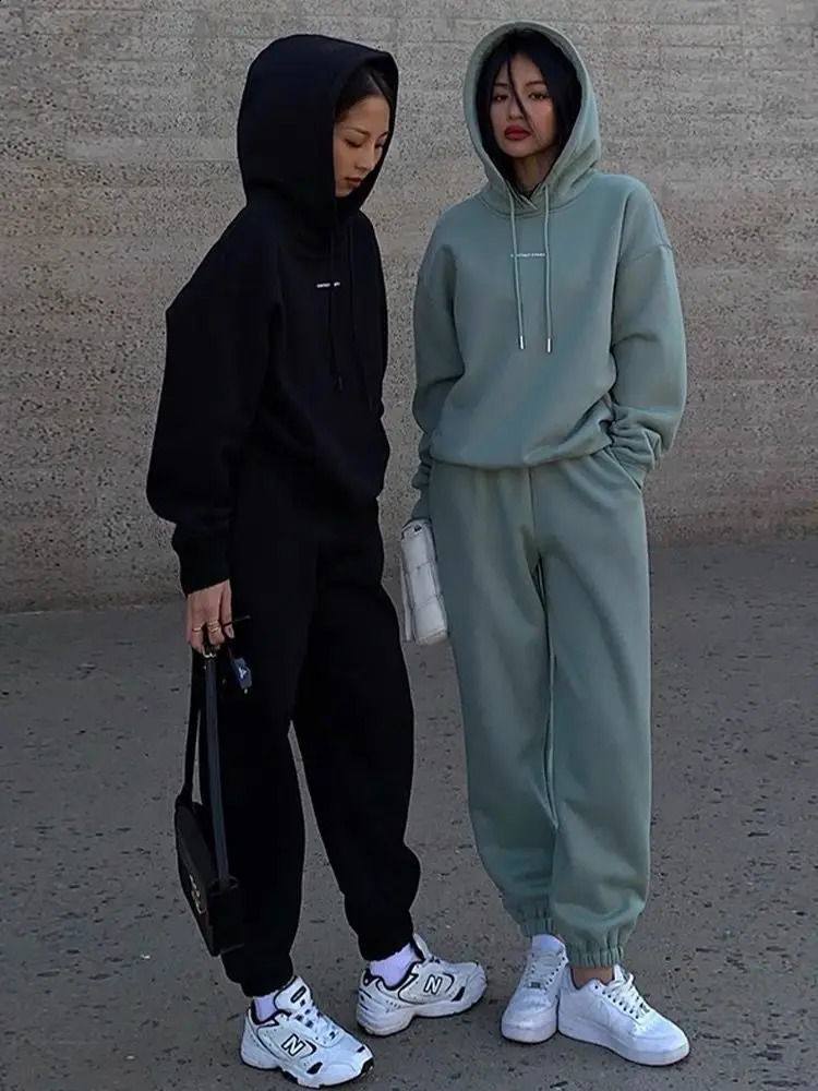 Autumn and winter loose casual solid color sports top set for women fashionable temperature age reduction two-piece set 240903